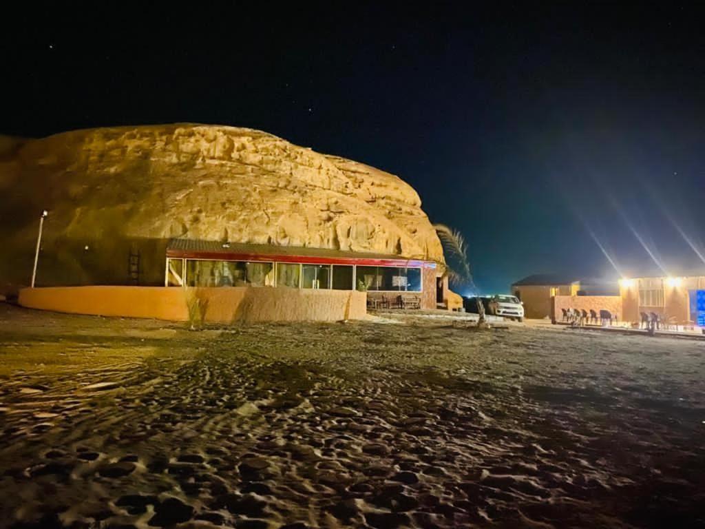 Waseem Luxury Camp Wadi Rum Exterior photo